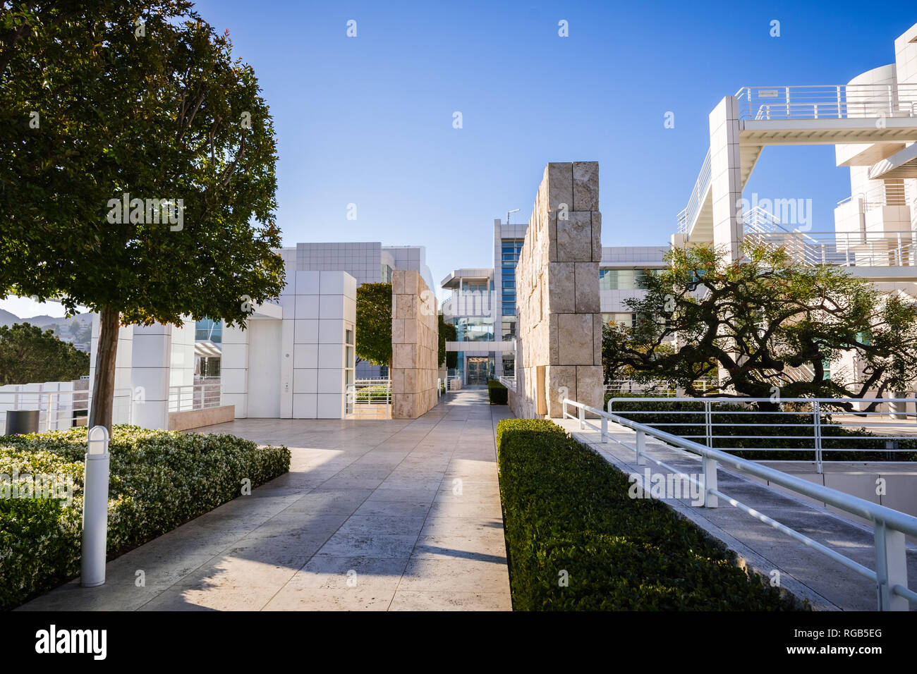 Juni 8, 2018 Los Angeles/CA/USA - Landschaft bei Getty Center, komplexe, entworfen vom Architekten Richard Meier Stockfoto