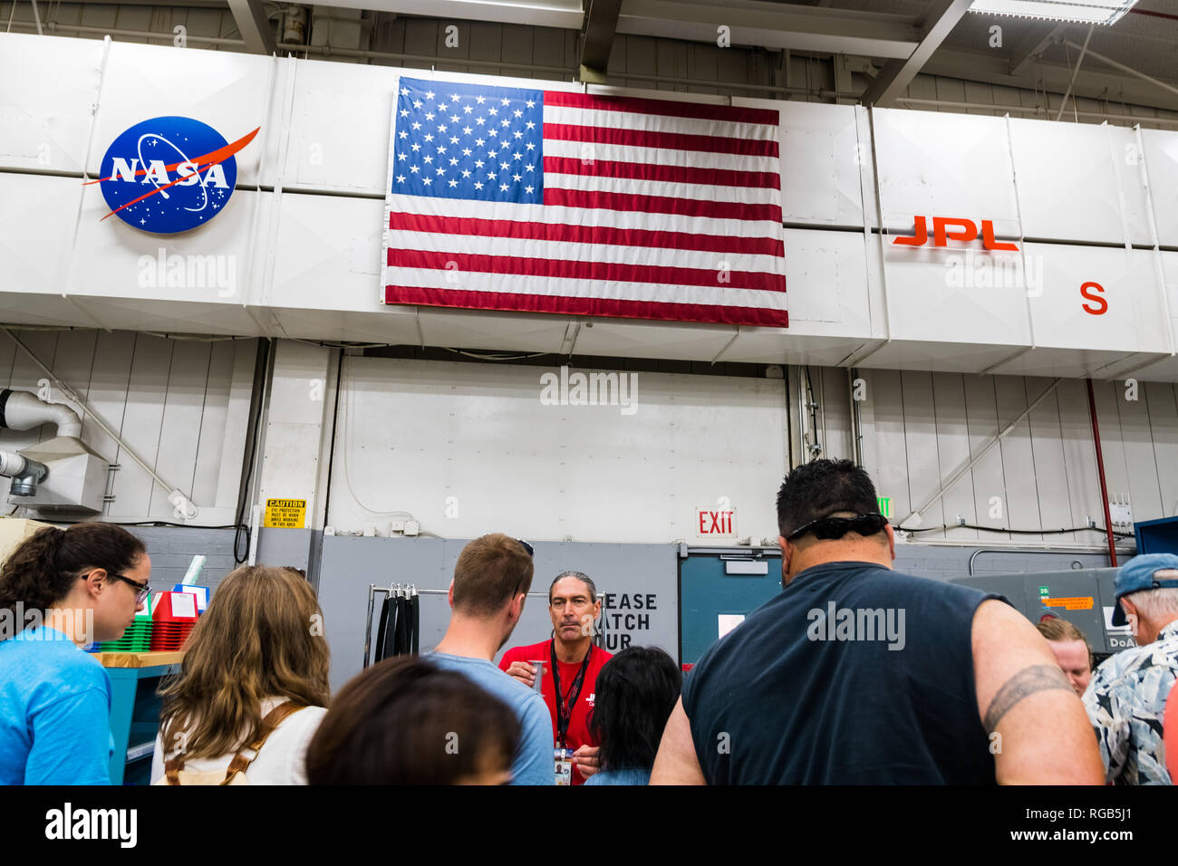 Juni 10, 2018 La Canada Flintridge/CA/USA, eine Gruppe von Menschen, die in der Sonde Fabrication Facility bei der jährlichen Veranstaltung "ein Ticket zu e Stockfoto