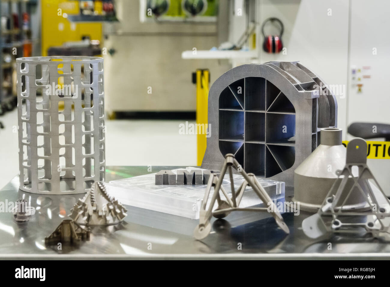 Juni 10, 2018 La Canada Flintridge/CA/USA - Metall Ersatzteile 3D an der Raumsonde Fabrication Facility gedruckt angezeigt, während "ein Ticket für exp Stockfoto