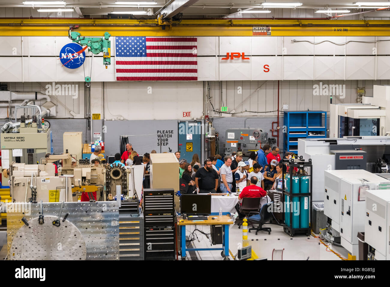 Juni 10, 2018 La Canada Flintridge/CA/USA, eine Gruppe von Menschen, die in der Sonde Fabrication Facility bei der jährlichen Veranstaltung "ein Ticket zu e Stockfoto