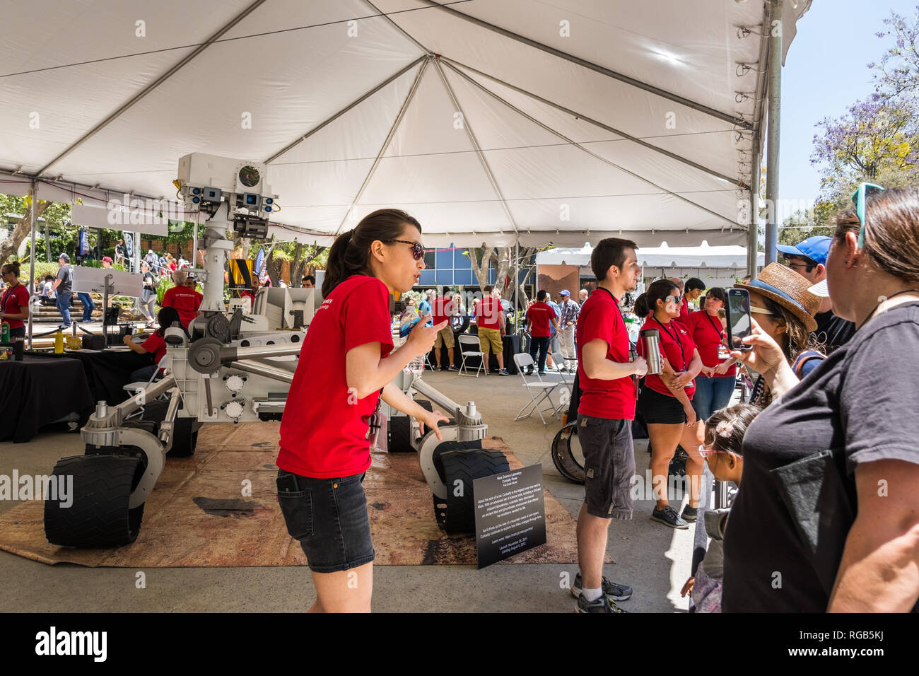 Juni 10, 2018 La Canada Flintridge/CA/USA - JPL Personal sprechen über Mars exploration an der ein Ticket JPL Ereignis zu erforschen; Replik von Curiosi Stockfoto