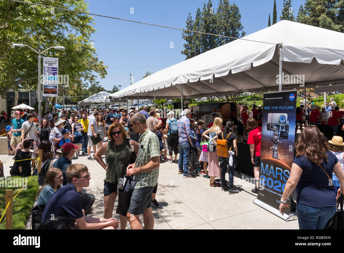 Juni 10, 2018 La Canada Flintridge/CA/USA - Massen von Menschen genießen die "ein Ticket jährliche JPL' Ereignis zu erkunden Stockfoto