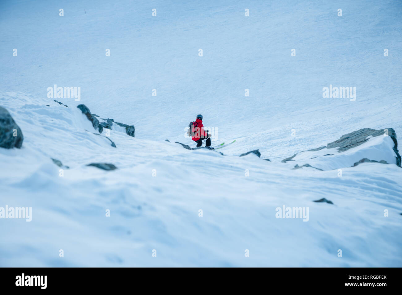 Ein auf dem Berg erste Hilfe ersthelfer an der Spitze der Blackcomb. Stockfoto