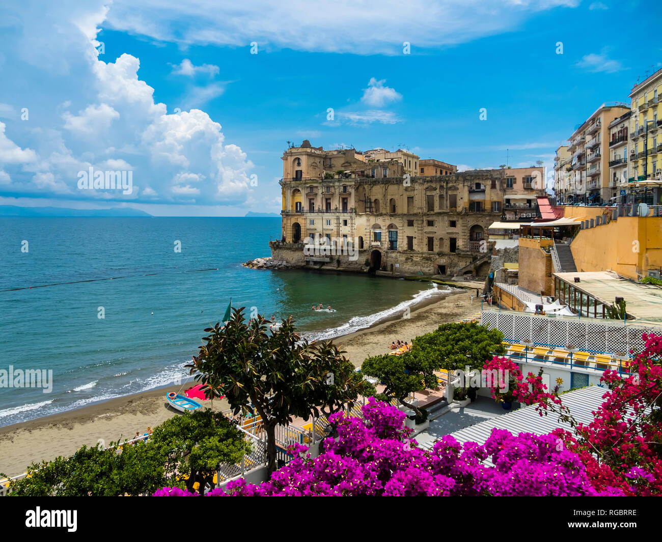 Italien, Kampanien, Neapel, Palazzo Donn'Anna, Golf von Neapel Stockfoto