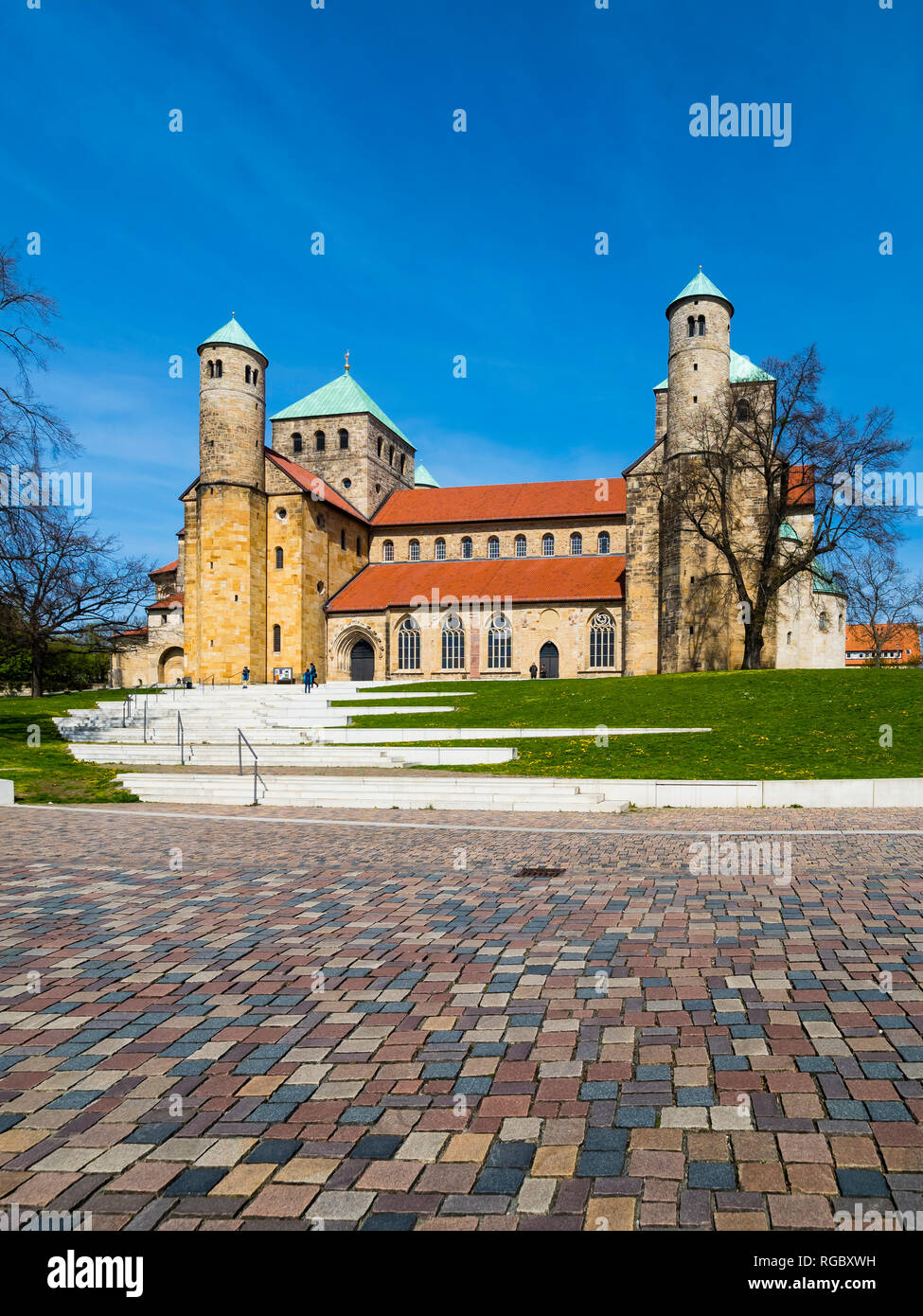 Deutschland, Niedersachsen, Hildesheim Lowe, die Kirche St. Michael Stockfoto