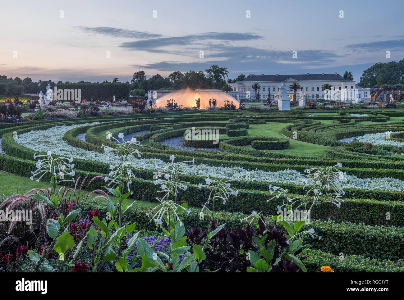 Baroque garden Fotos und Bildmaterial in hoher Auflösung Alamy