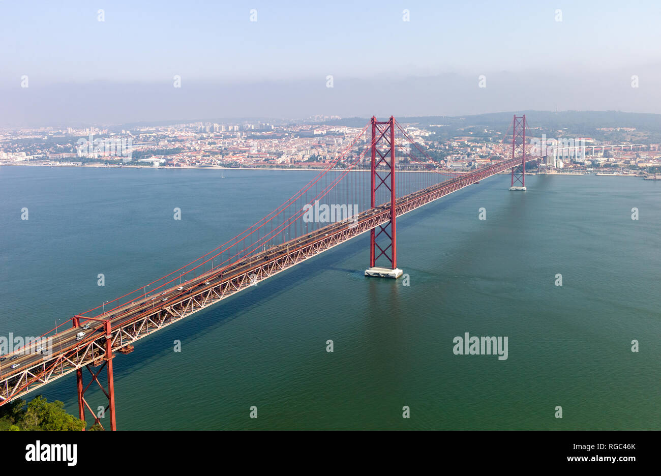25 April Brücke (ex Salazar Brücke) über den Fluss Tejo, Lissabon, Portugal Stockfoto