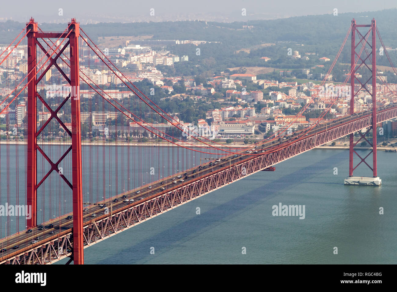 Hängebrücke über den Fluss Tejo, Portugal Stockfoto