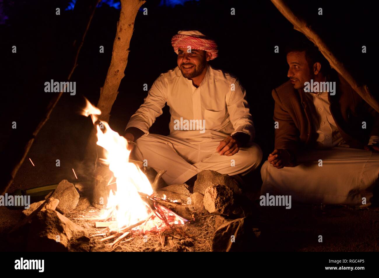 Bedouin Männer an einer Desert Camp, Sinai, Ägypten Stockfoto