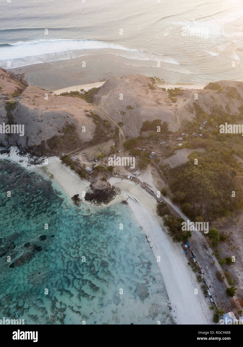 Indonesien, Lombok, Luftaufnahme von Tanjung Aan Strand Stockfoto