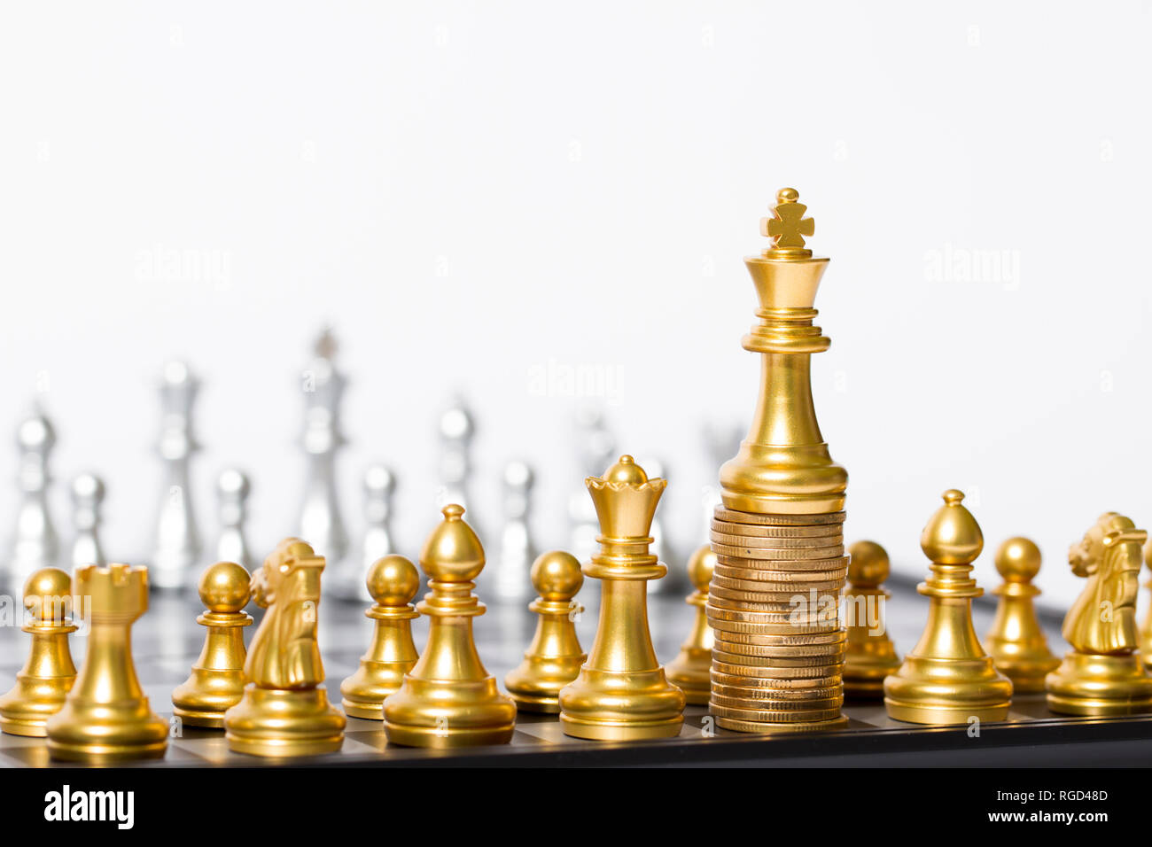 Schach, Konfrontation zwischen den Figuren, Anhäufung von Reichtum Stockfoto