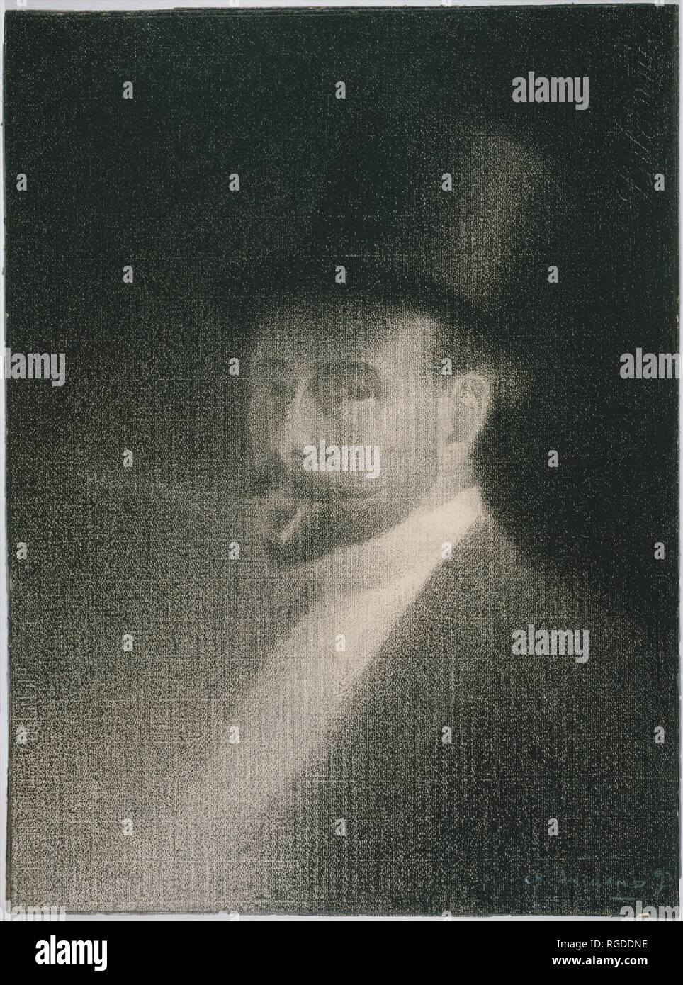 Selbstbildnis. Künstler: Charles Angrand (Französisch, Criquetot-sur-Ouville 1854-1926 Rouen). Abmessungen: 24 x 17 cm. (61 x 44,4 cm). Datum: 1892. Ein enger Freund und Anhänger von Georges Seurat und Gründungsmitglied der Neo-Impressionist Bewegung, Angrand war ein Meister der Conté crayon, lieber auf seine begrenzte Palette von Schwarz, Weiß und Grau. Hier Angrand präsentiert sich selbst, nicht als Künstler, sondern als bürgerliche Dandy, makellos gekleidet und raucht eine Zigarre. Angrand die technische Fähigkeit in diesem Selbstbildnis ist atemberaubend. In den Worten eines frühen Kritiker, angrand's Image scheint zu e Stockfoto