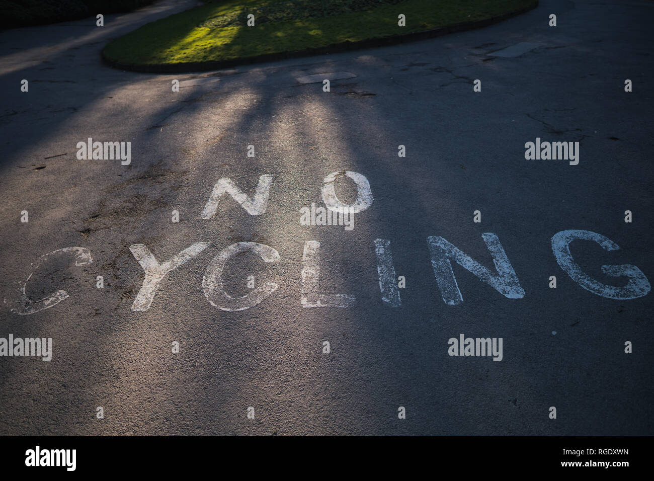 Keine Radfahren Straße Bodenmarkierungen Stockfoto