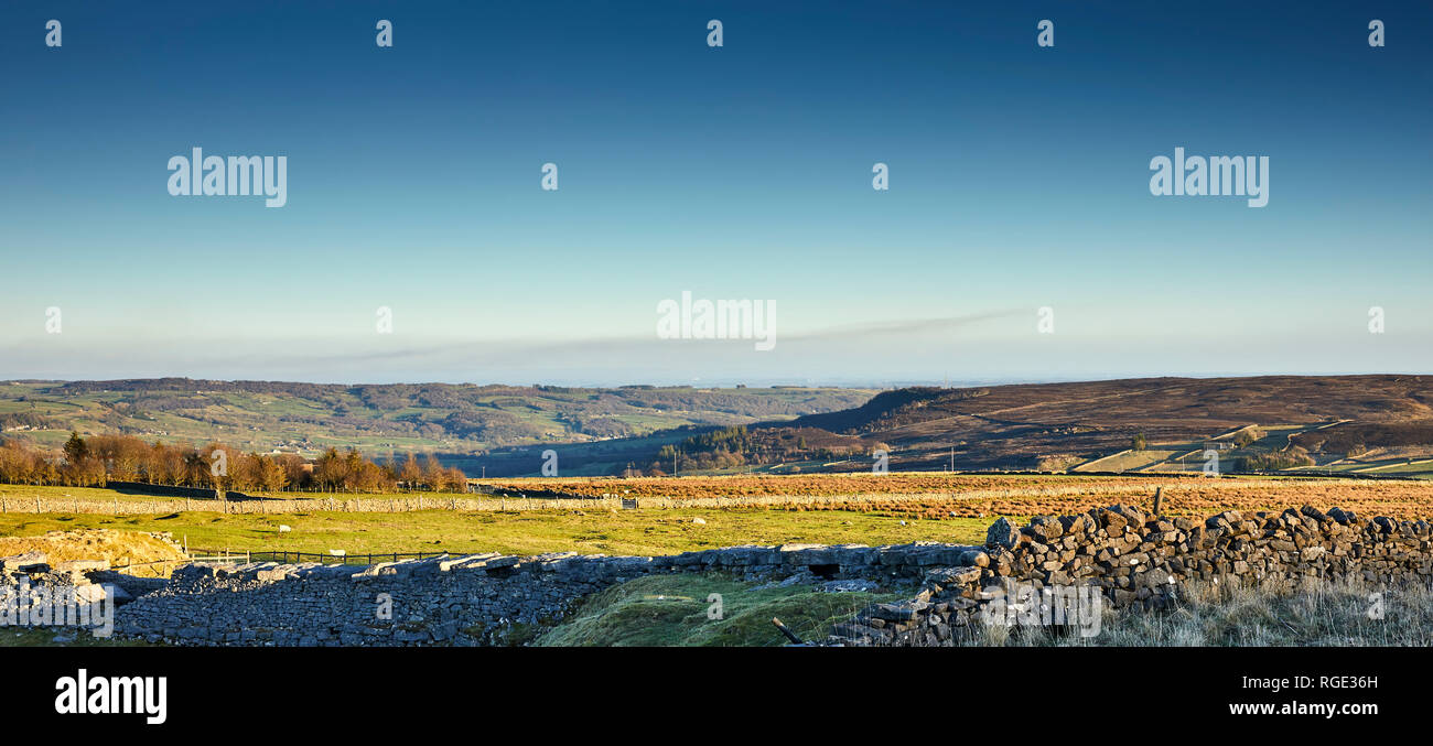 Kalte Steine schneiden, GREENHOW, Harrogate, N YORKS, Großbritannien. 28. Jan 2019. Süd Osten über die grouse Moor von nidderdale in Richtung Harrogate von greenhow Stockfoto