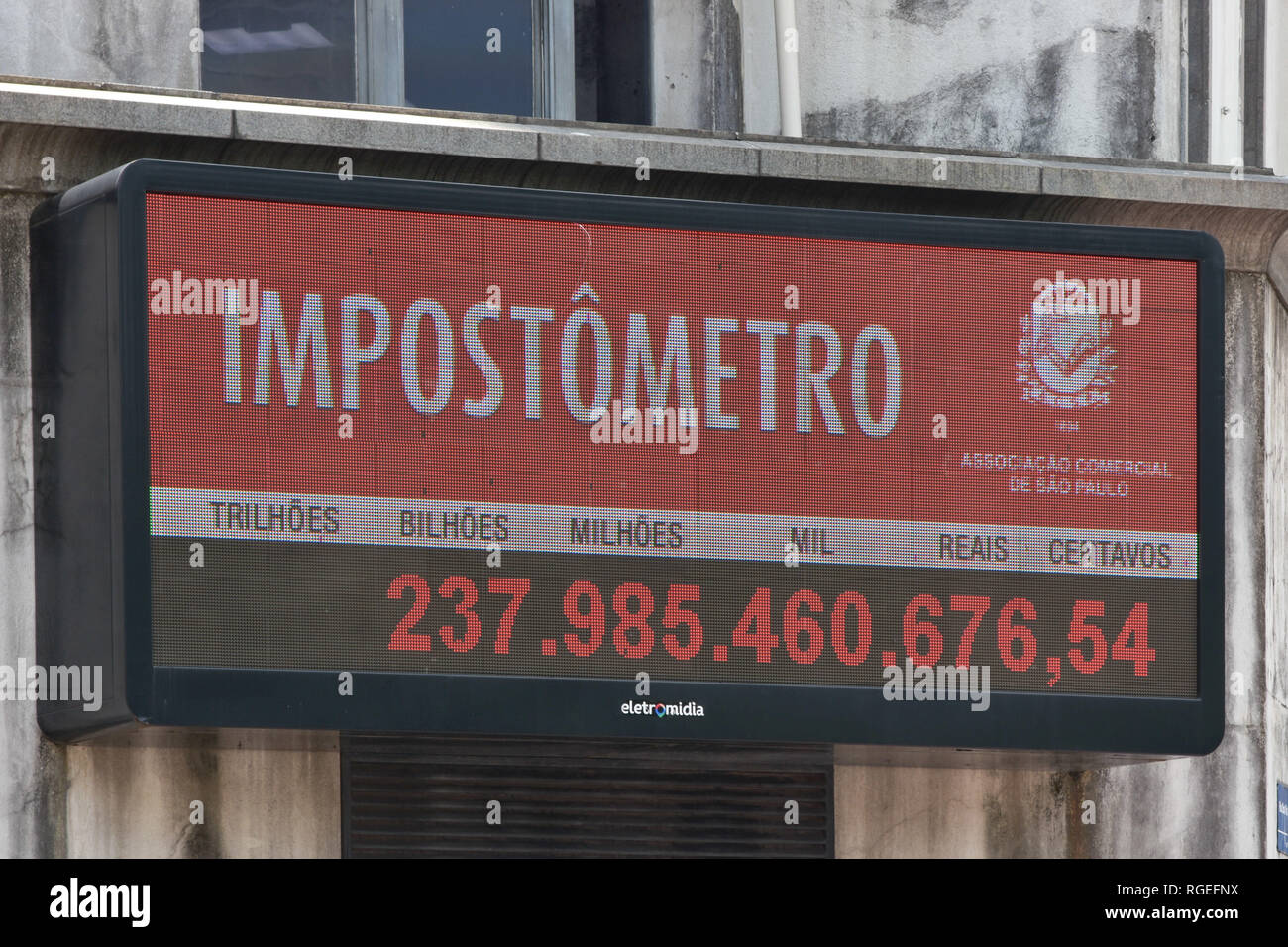 SÃO PAULO, SP - 29.01.2019: IMPOSTÔMETRO SP-brasilianischen arbeitet 123 Tage im Jahr, im Durchschnitt zu Steuern zahlen. Auf dem Foto die Impostometer des kommerziellen Vereinigung von São aulo, dieser Dienstag (29). (Foto: Roberto Casimiro/Fotoarena) Stockfoto