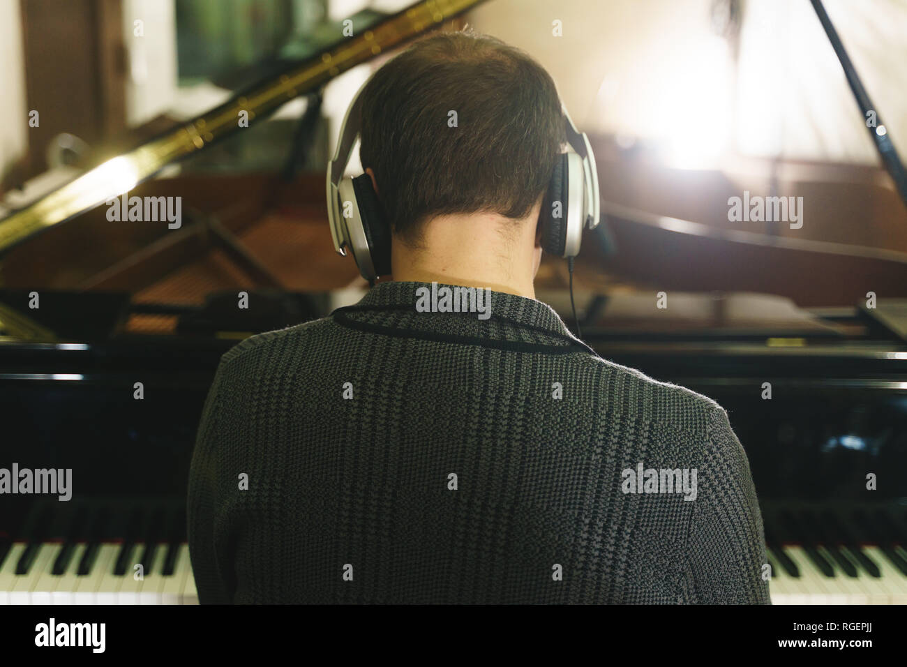 Musiker auf Recording Studio Klavier, Saxophon, Kontrabass, Trommel Stockfoto
