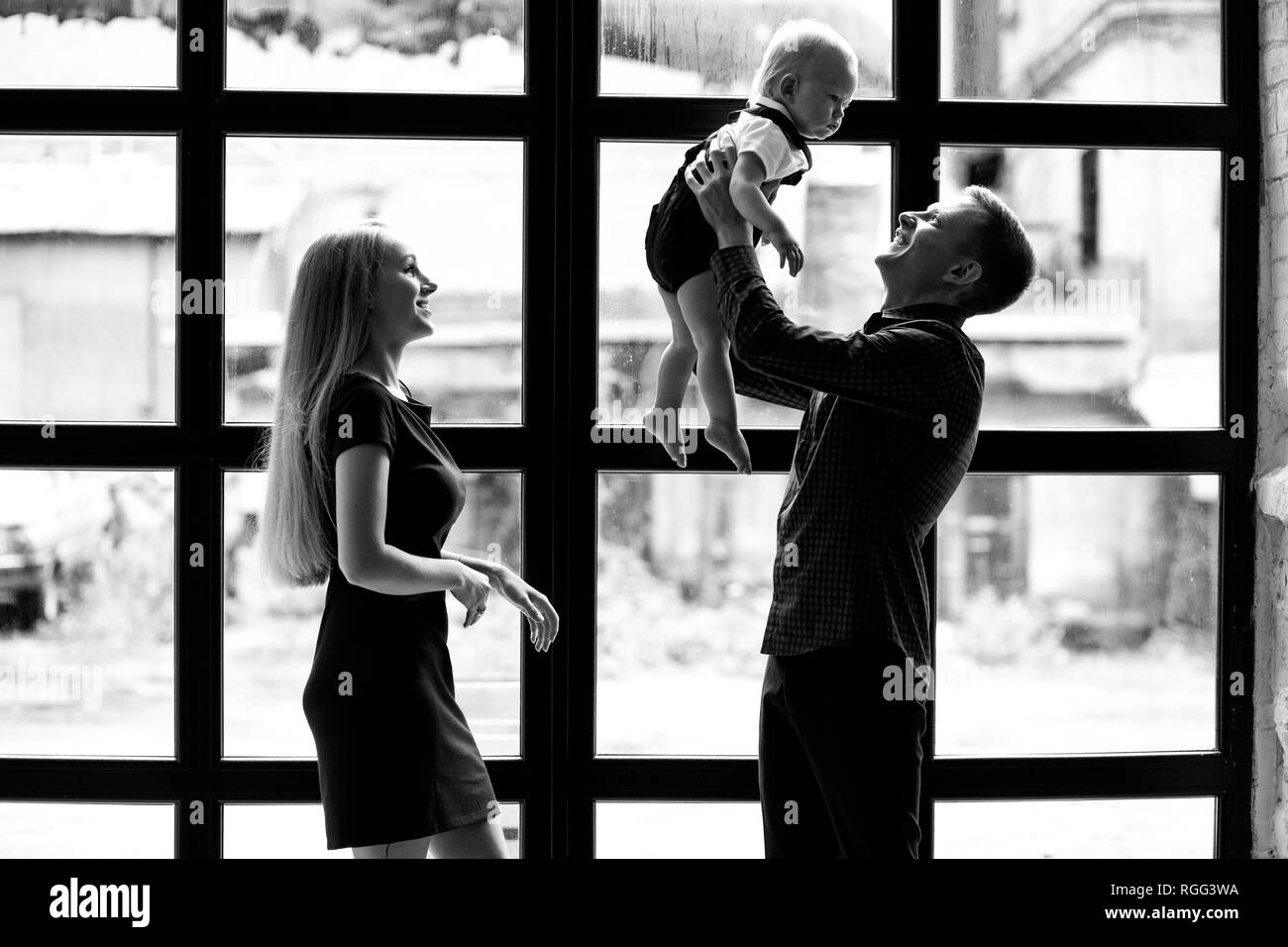 Mutter Weiß Vater Schwarz Kind Schwarze familie eltern kind mutter vater sohn Schwarzweiß-Stockfotos