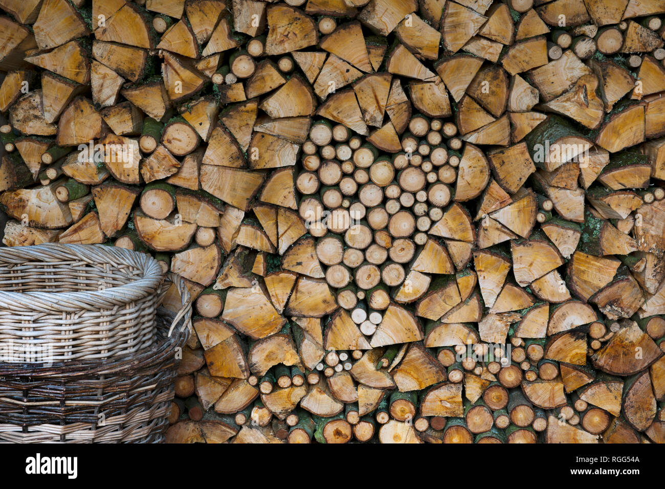Lufttrocknender holzstapel Fotos und Bildmaterial in hoher Auflösung