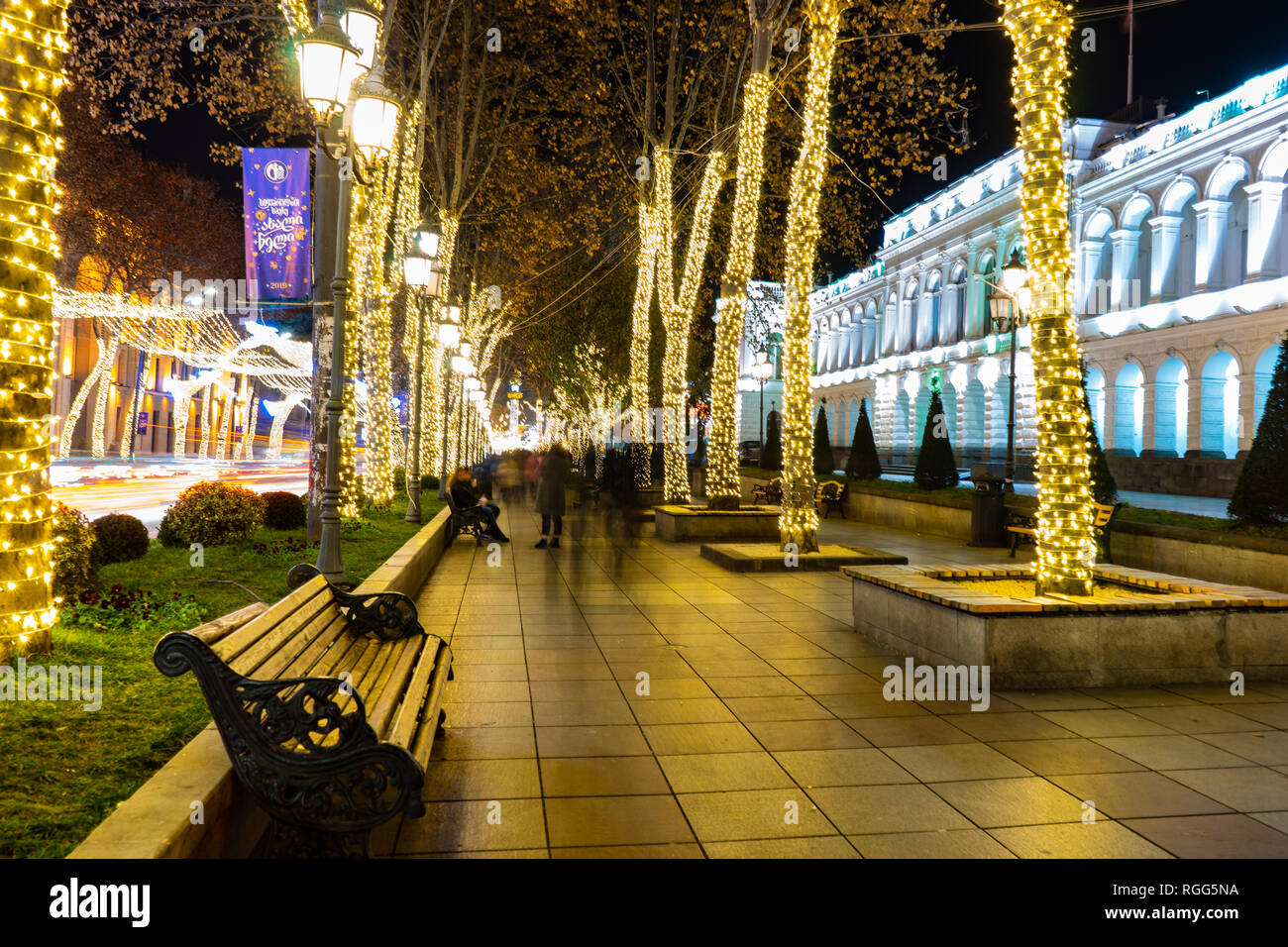 Georgien - Tbilisi. Weihnachten und neues Jahr 2019 Beleuchtung auf der  Freiheit (Tavisuplebis Moedani) Square von Tiflis, Kopf der Stadt der  Republik G Stockfotografie - Alamy