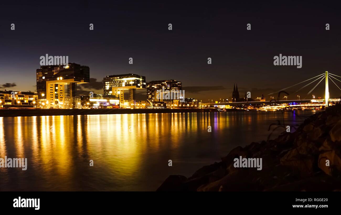 Ein Bild aus der "kranhäuser" in Köln. (Bild von der Sony Alpha 790 und der Sigma 18-35 mm Kunst Objektiv) Stockfoto