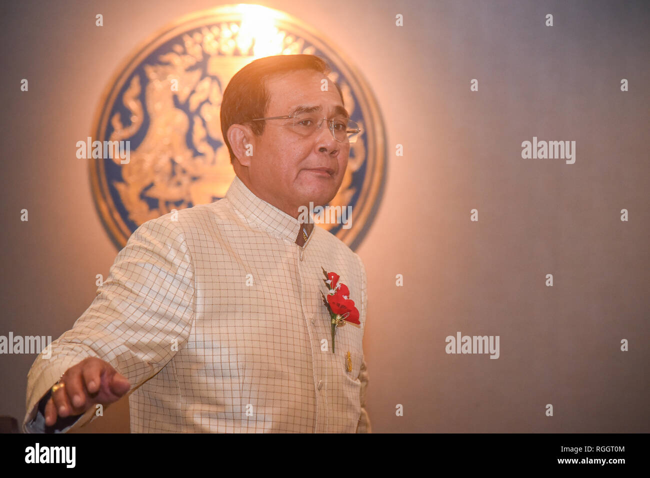 Thailands Premierminister Prayuth Chan-ocha für die Medien sprechen, während einer Pressekonferenz auf der Government House. (Foto durch Vichan Poti/Pacific Press) Stockfoto