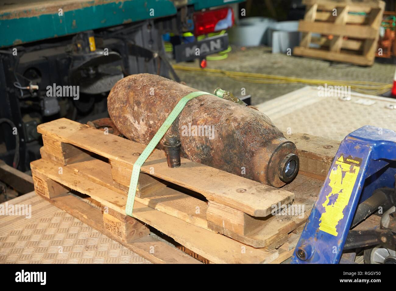 Dud Bombe entschärfen, einen Weltkrieg Bombe Mayener Ostbahnhof, Mayen, Rheinland-Pfalz, Deutschland Stockfoto