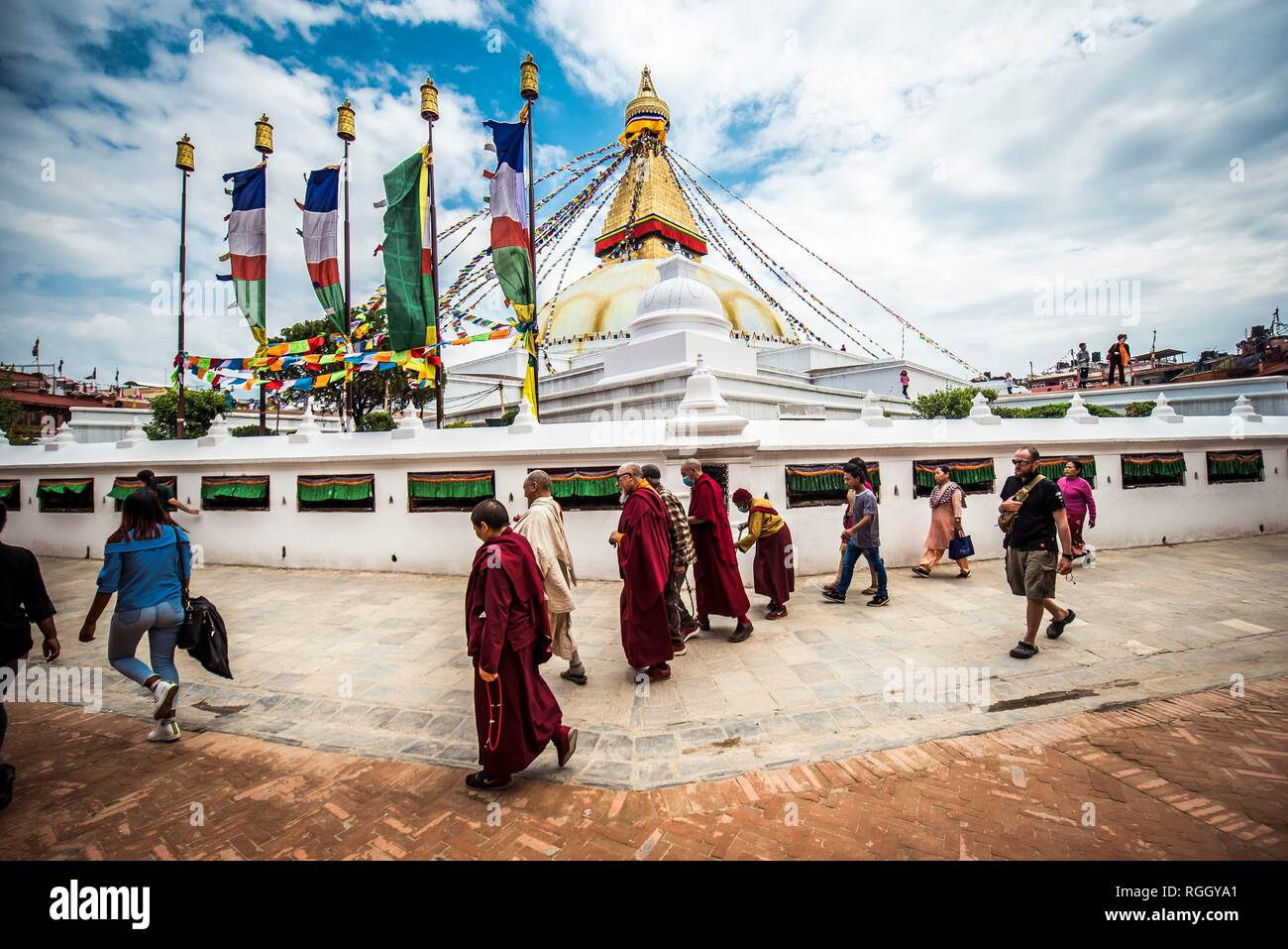 Boudhanath Stupa mit Gläubigen, Boudha, Kathmandu, Nepal Stockfoto