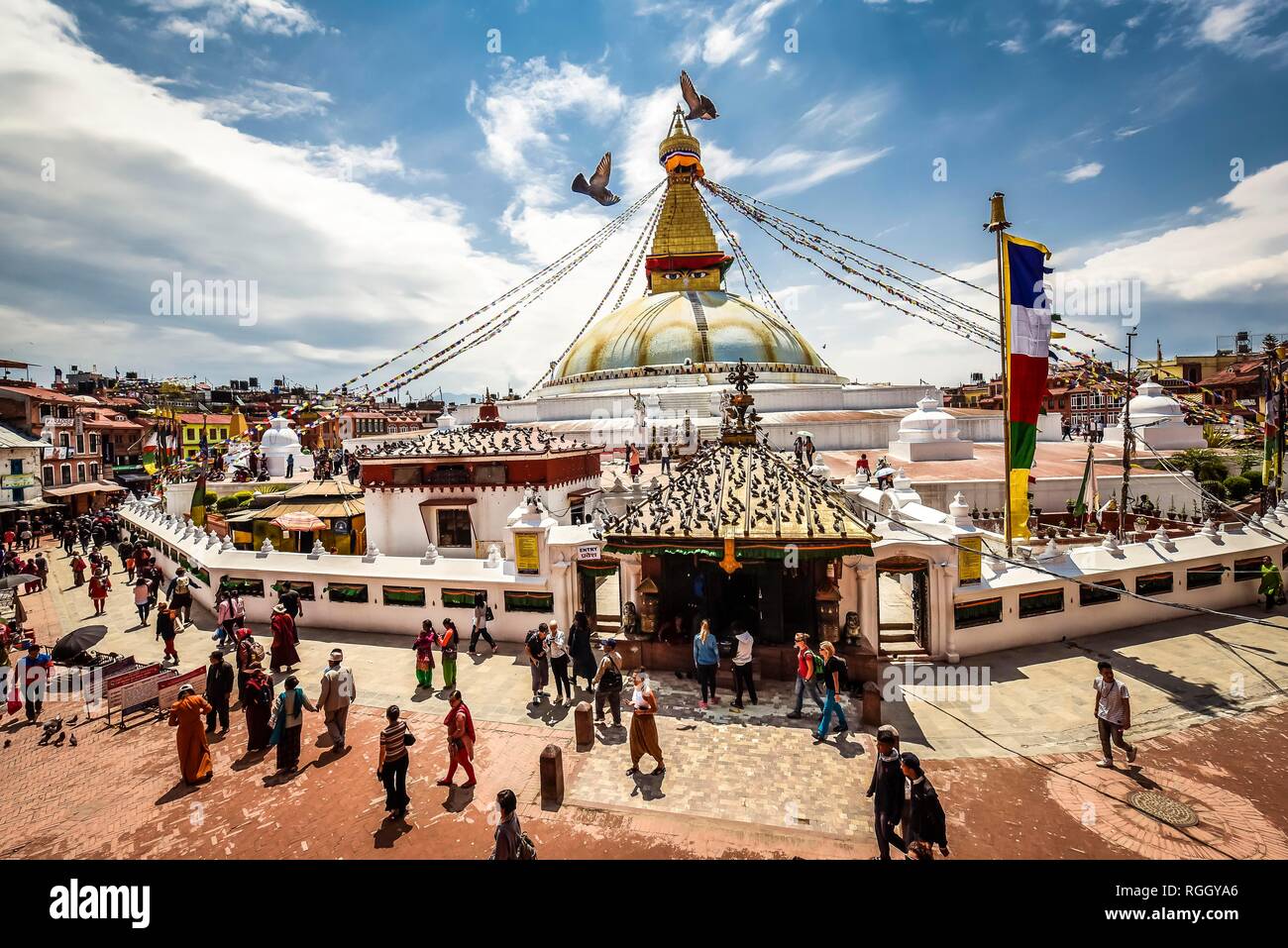 Boudhanath Stupa mit Gläubigen, Boudha, Kathmandu, Nepal Stockfoto