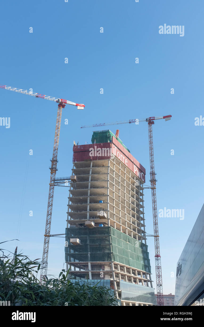 Libeskind Tower im Bau in CityLife Viertel von Mailand, wird es voll von PWC belegt werden. Stockfoto Libeskind Tower im Bau in CityLife Viertel von Mailand, wird es voll von PWC belegt werden. Stockfoto