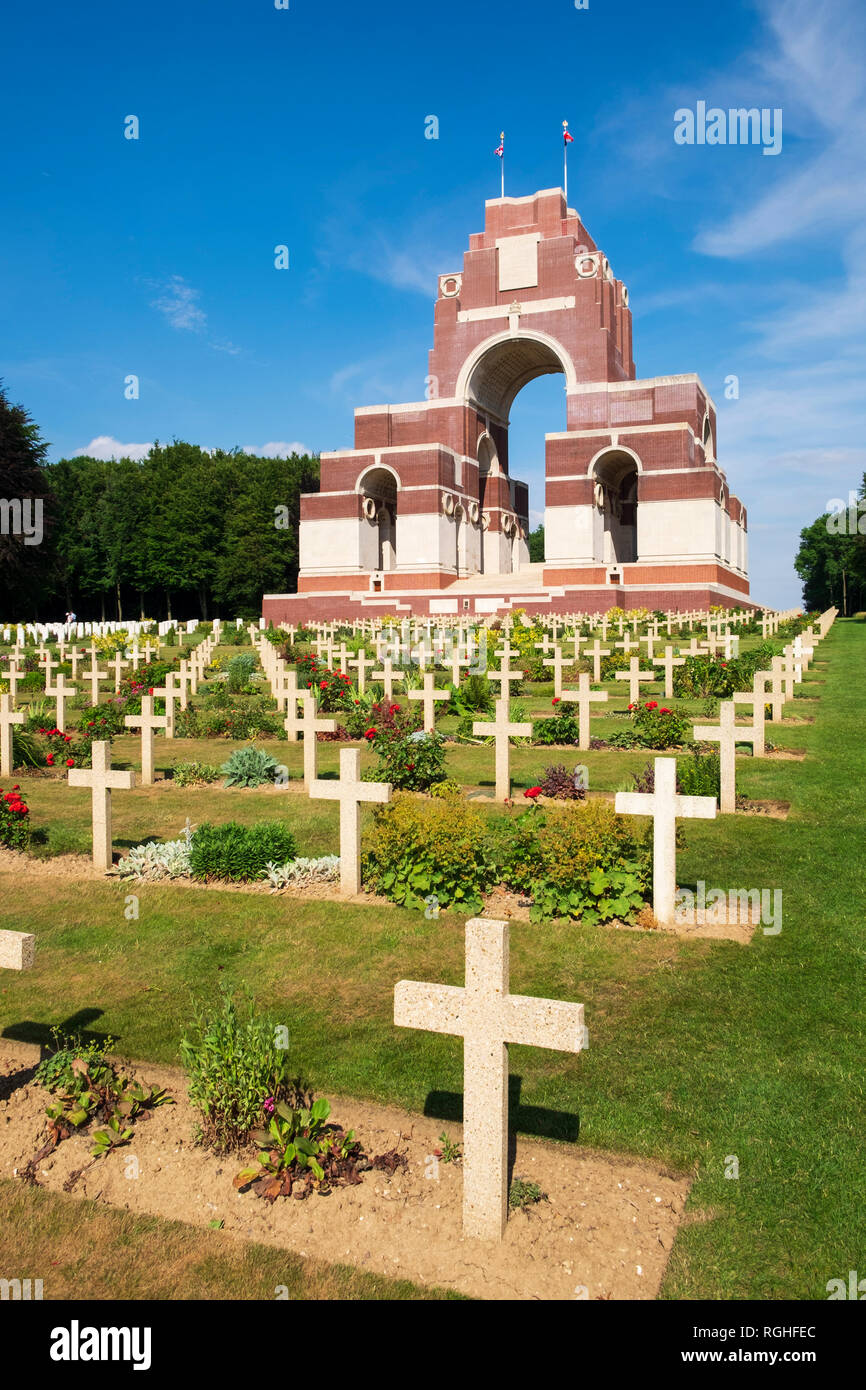 Thiepval Gedenkstätte für die Fehlende an der Somme in WW1, entworfen von Sir Edwin Lutyens Stockfoto