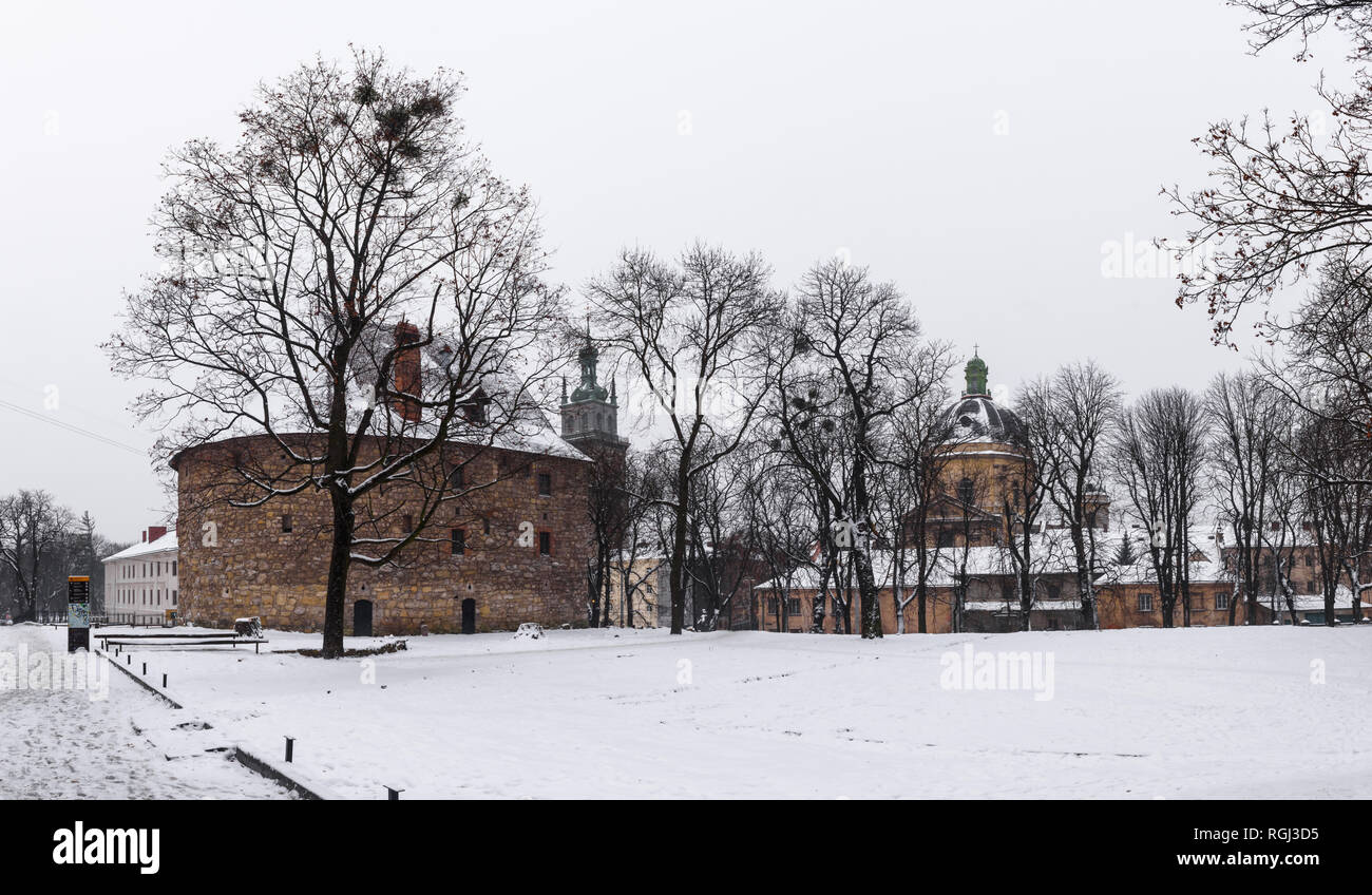 Lemberg im Winter. Malerischen Panorama der historischen Gebäuden. Osteuropa, Ukraine Stockfoto