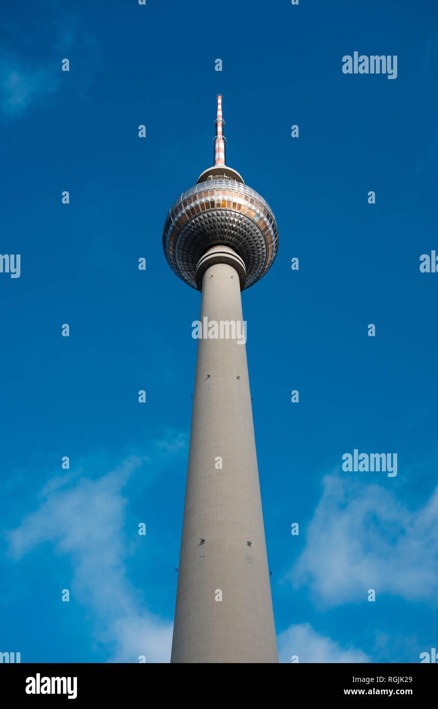 Berlin, Deutschland - Januar 2019: Der Fernsehturm (TV Tower / Fernsehturm) in Berlin, Deutschland. Stockfoto