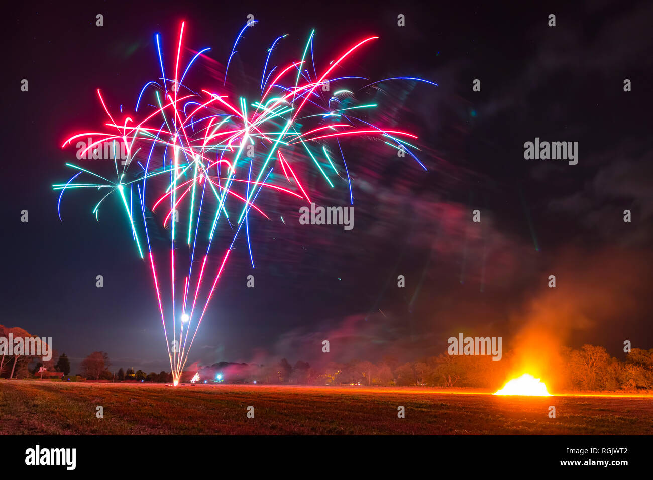 Großbritannien, Schottland, East Lothian, Aberlady, Lagerfeuer und Feuerwerk Stockfoto