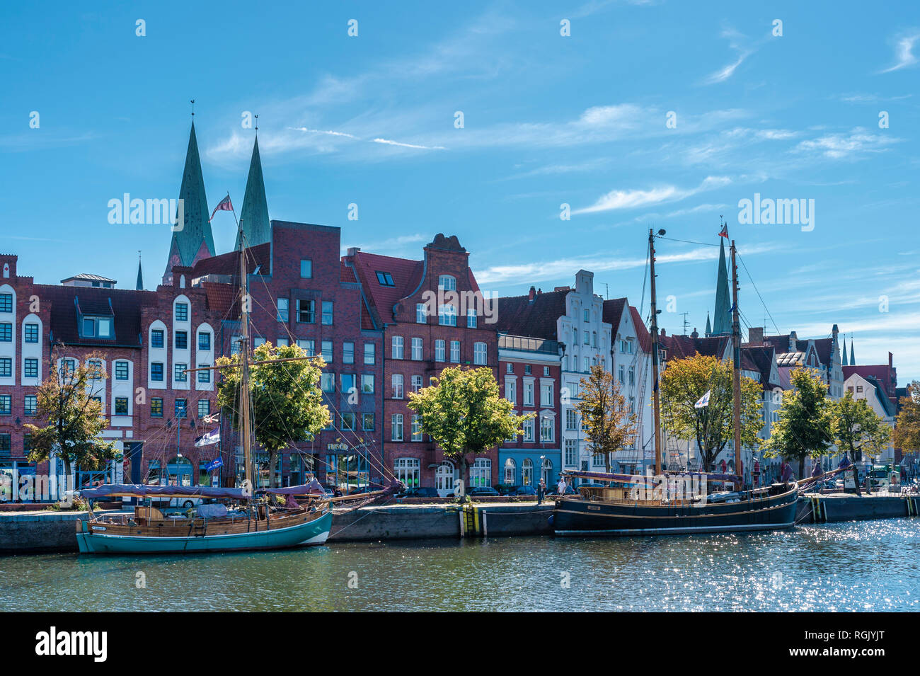 Deutschland, Schleswig-Holstein, Lübeck, Trave, untere Trave, Segelschiffe Stockfoto