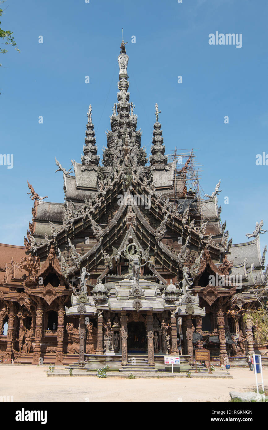 Das Holz Heiligtum der Wahrheit Tempel in der Stadt in der Provinz Chonburi Pattaya in Thailand. Thailand, Pattaya, November 2018 Stockfoto