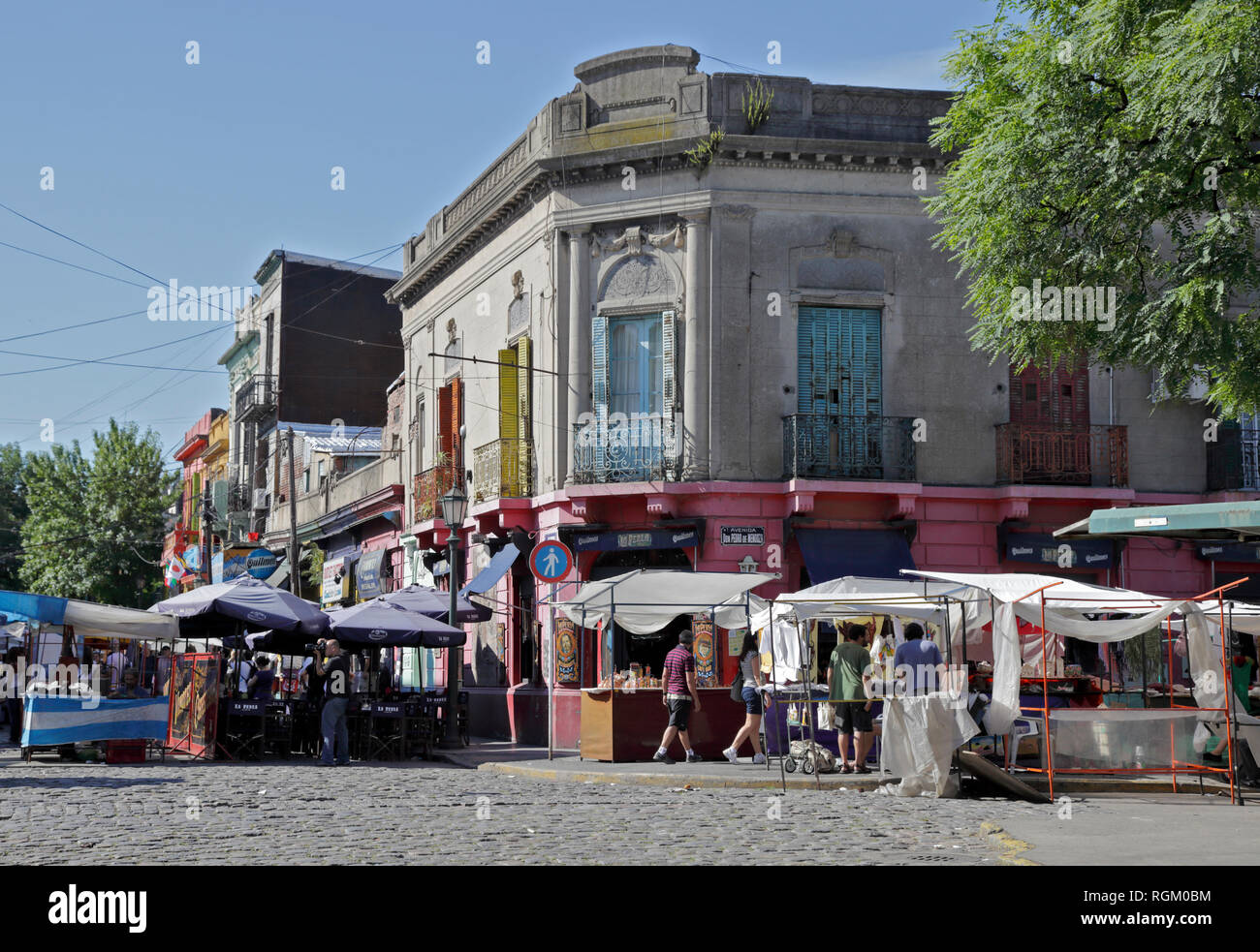 Street Market in der bunten Stadtteil La Boca in Buenos Aires, Argentinien Stockfoto
