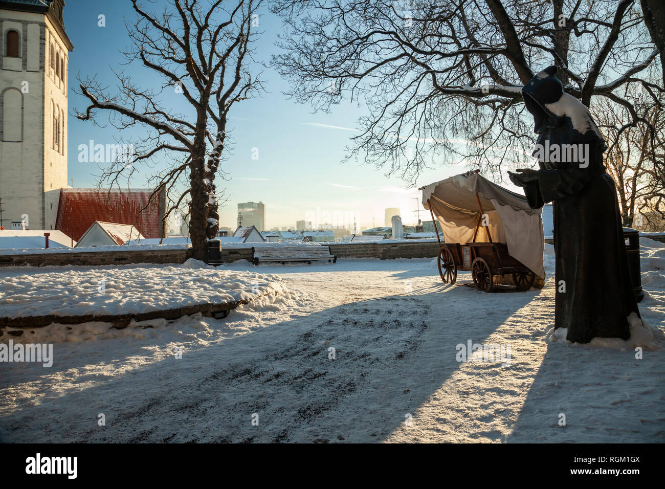 Winter morgen im Dänischen King's Garden in der Altstadt von Tallinn, Estland. Stockfoto