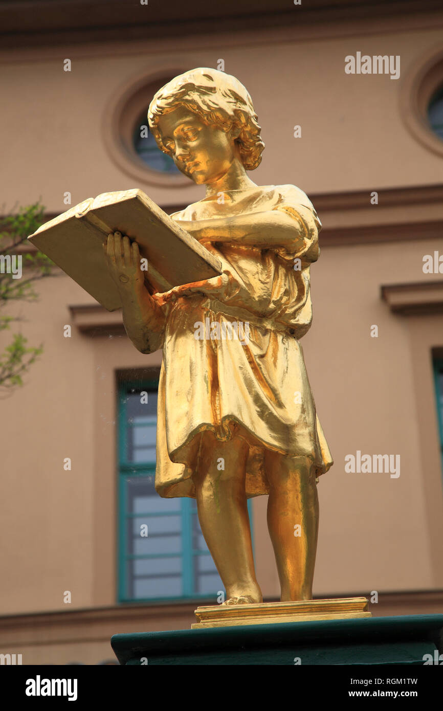 Statue vor der Musikschule Otmar Gerster, Weimar, Thüringen, Deutschland, Europa Stockfoto