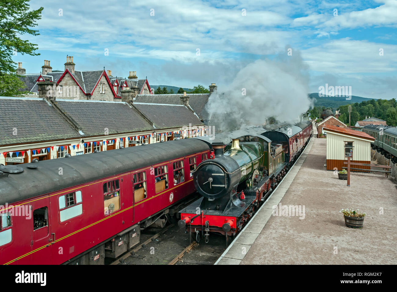 Great Western Dampfmaschine Nr. 3440 Stadt Truro ziehen einen Zug auf der Strathspey Railway Boot von Bahnhof Zoo in Strathspey Highland Schottland Großbritannien Stockfoto