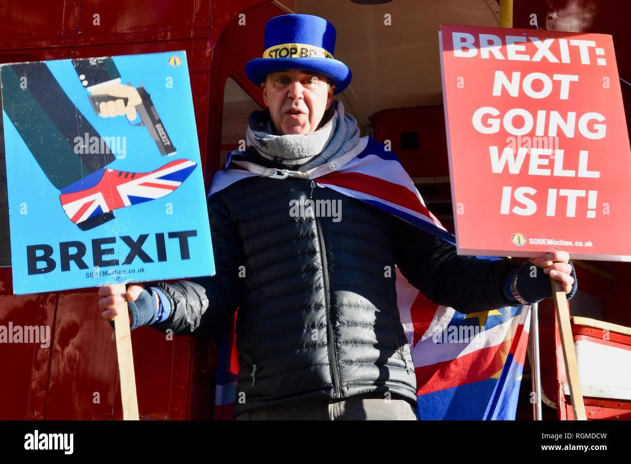 Steve Bray, PeoplesVote Red London Bus, Houses of Parliament, London, UK Stockfoto