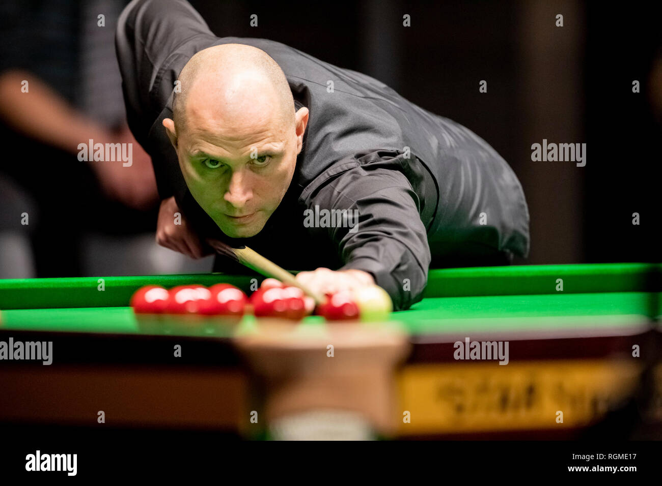 Berlin, Deutschland. 30 Jan, 2019. Joe Perry, snooker Spieler aus England, gegen seinen Landsmann Sam Baird an der German Masters 2019 spielen. Credit: Christoph Soeder/dpa/Alamy leben Nachrichten Stockfoto