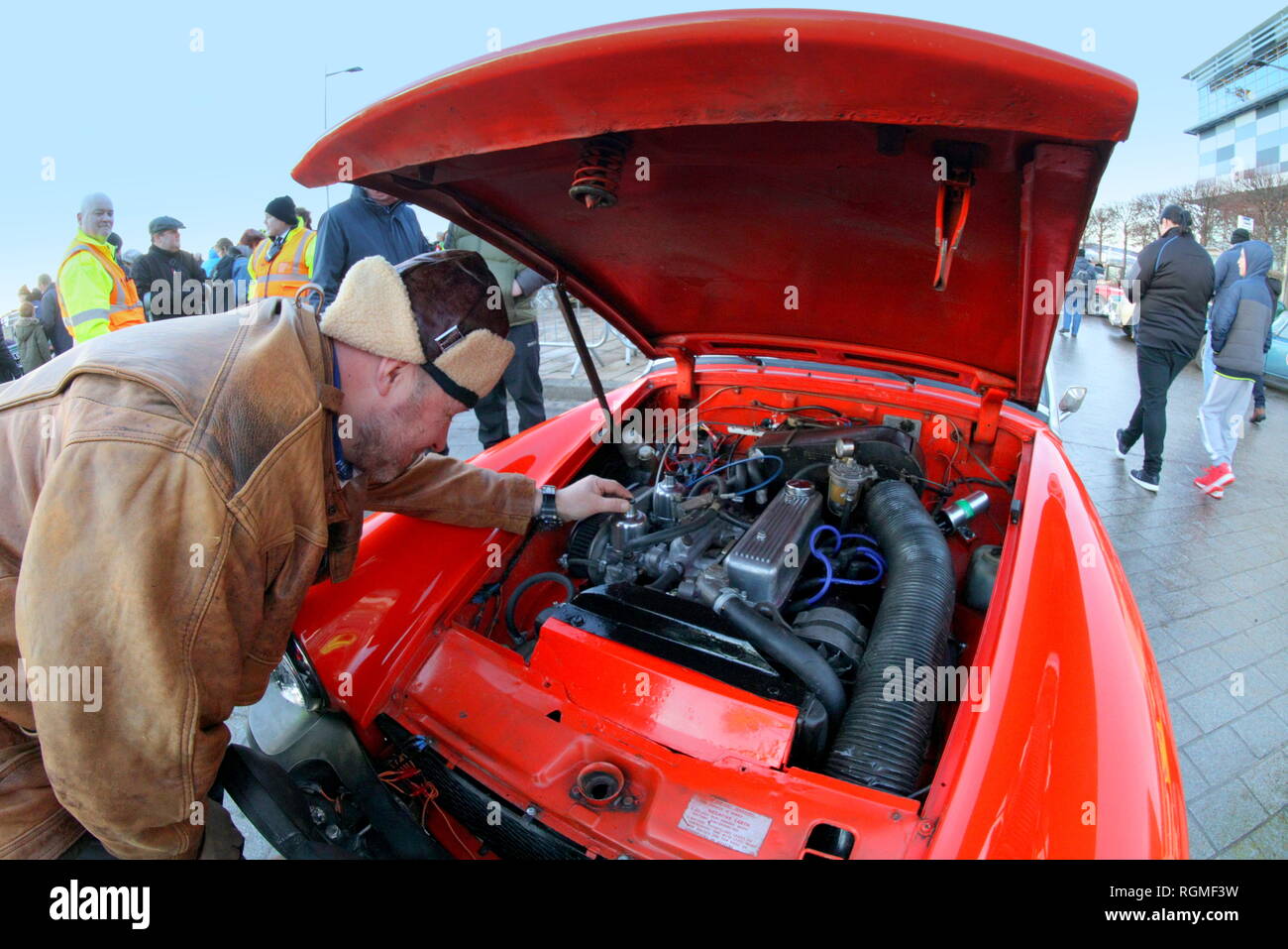 Clydebank, Glasgow, Schottland, Großbritannien, 30. Januar, 2019. Clydebank sah der Start der Schottischen Etappe der Rallye Monte Carlo 2019 mit Einheimischen erlaubt die Autos in der Nähe bis zu Ansicht vor dem Start. 2019 UK Credit: Gerard Fähre / alamy Leben Nachrichten Stockfoto