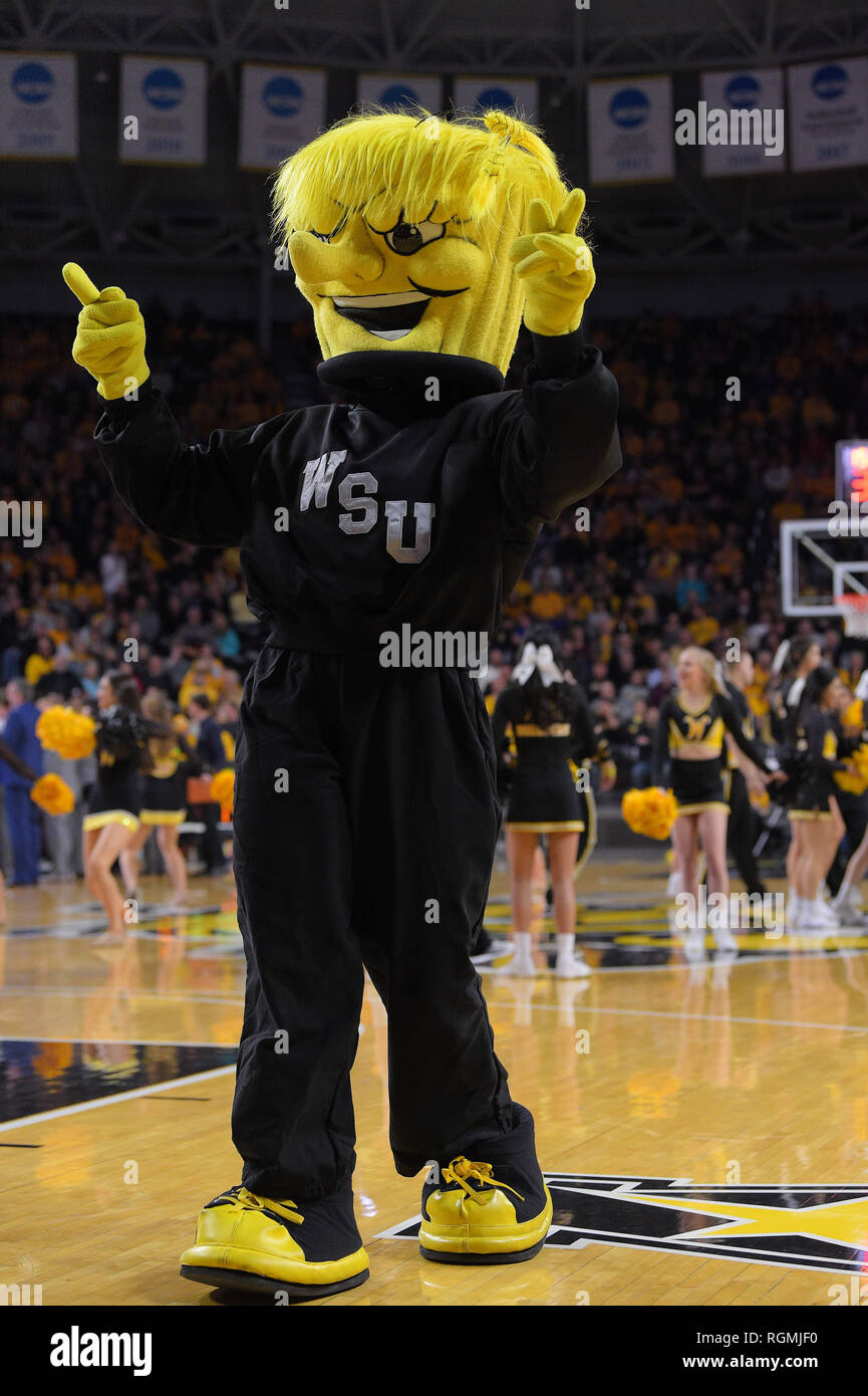 Wichita, Kansas, USA. 30 Jan, 2019. Wichita Zustand Shockers Maskottchen WuShok unterhält das Publikum während der NCAA Basketball Spiel zwischen der SMU Mustangs und die Wichita State Shockers an Charles Koch Arena in Wichita, Kansas. Kendall Shaw/CSM/Alamy leben Nachrichten Stockfoto