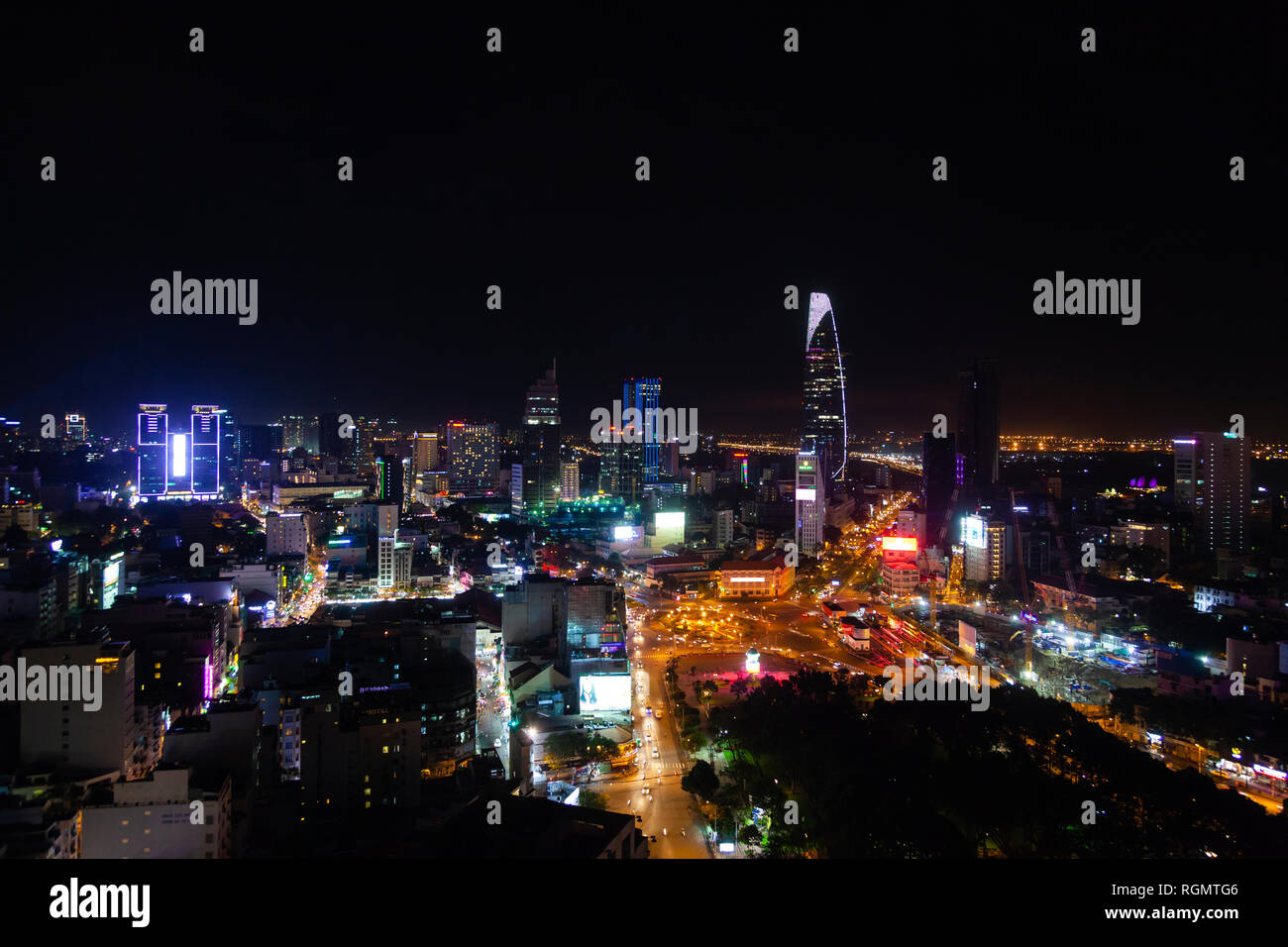 Vietnam, Ho Chi Minh Stadt, Skyline bei Nacht Stockfoto