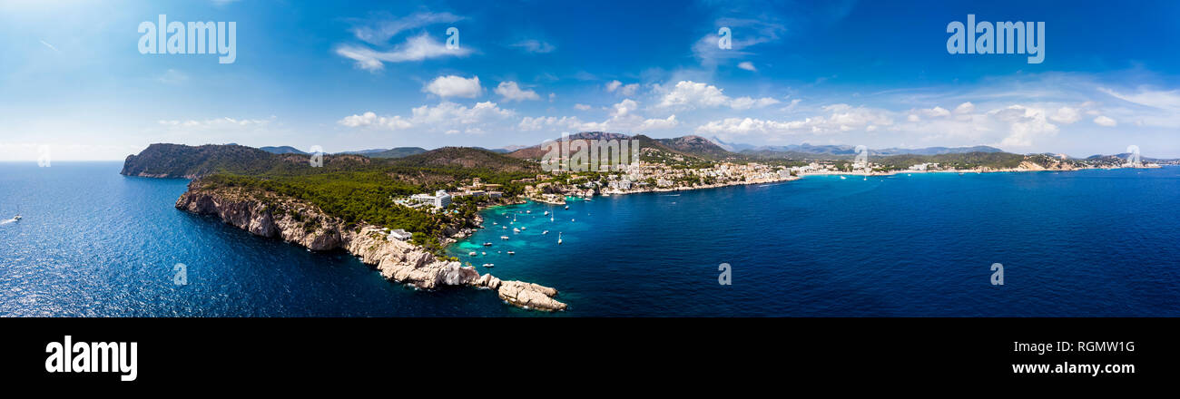 Spanien, Balearen, Mallorca, Region Calvia, Costa de la Calma, Paguera, Cala Fornells, Küste und natur Hafen Stockfoto