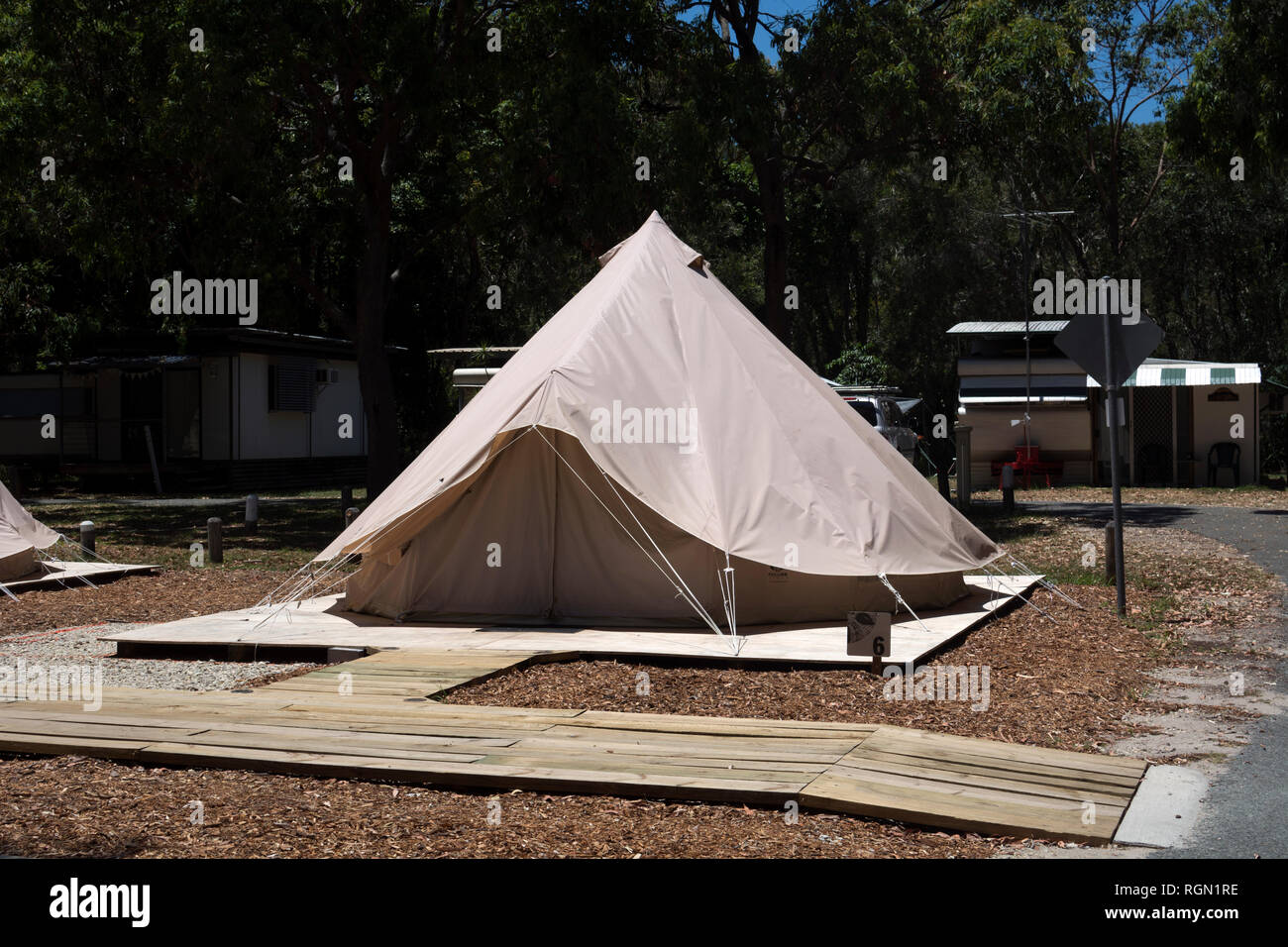 Glamping Zelt, Point Lookout, North Stradbroke Island, Queensland, Australien Stockfoto