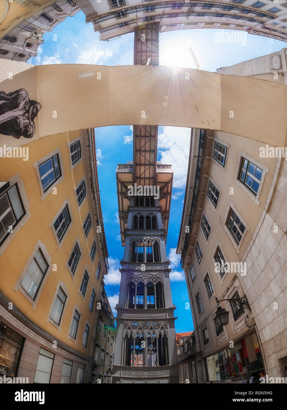 Portugal, Lissabon, Santa Justa, Low Angle View Stockfoto