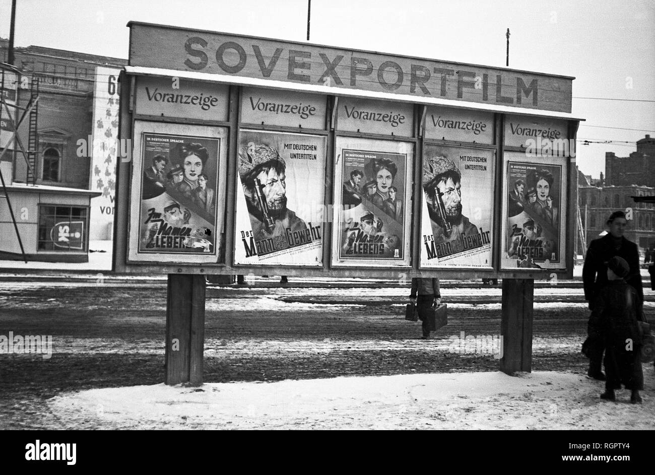 Film Werbung, 1948, Karl-Marx-Platz heute Augustusplatz, Leipzig, Sachsen, DDR, Deutschland Stockfoto