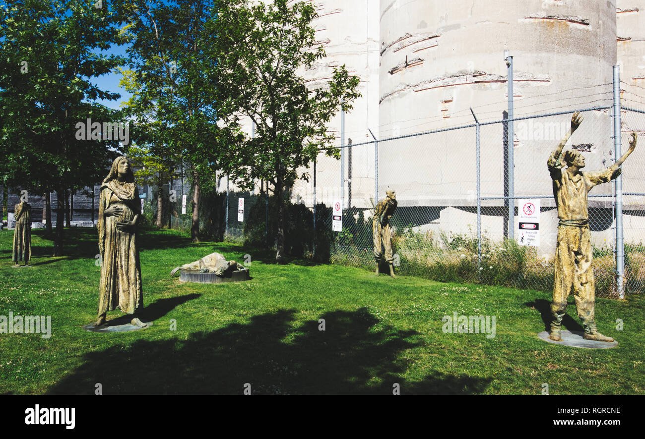 Bronze Skulpturen der irischen Immigranten aus dem Jahr 1847 Große Hungersnot, Irland Park, Toronto, Ontario, Kanada Stockfoto