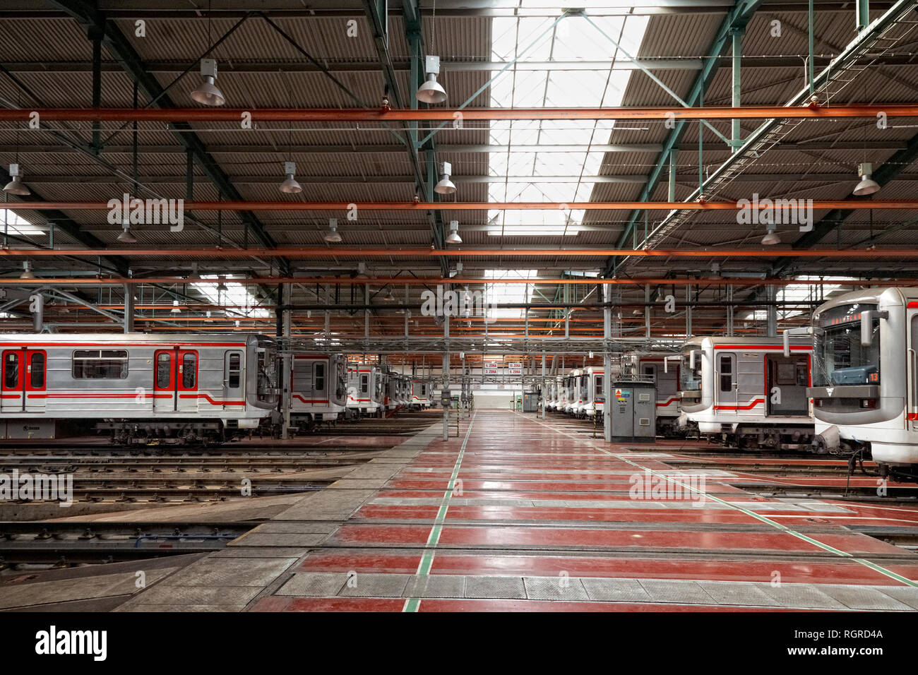 U-Bahn Züge im Depot Hostivar, Prag, Tschechische Republik Stockfoto
